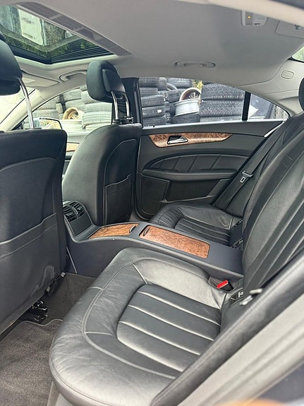 Mercedes-Benz CLS350 12 of 13