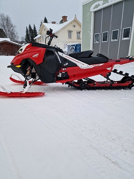 Lynx Shredder RE 3700 600 R E-tec