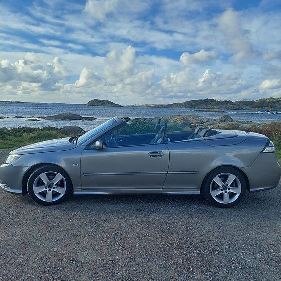 Saab 9-3 2 of 5