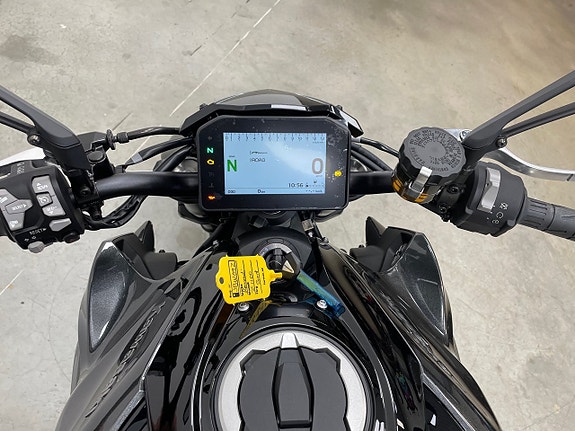 Kawasaki Z1100 7 of 7
