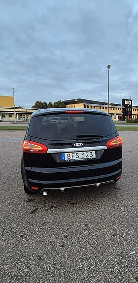 Ford S-MAX 3 of 10