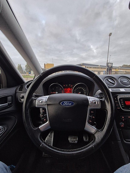 Ford S-MAX 7 of 10