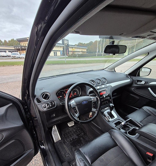 Ford S-MAX 4 of 10