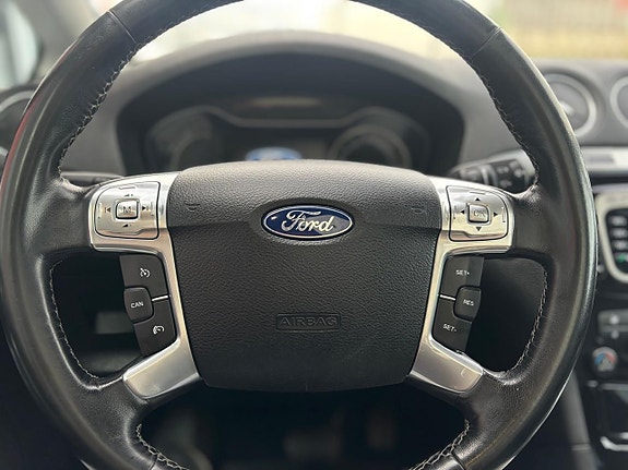 Ford S-MAX 10 of 26