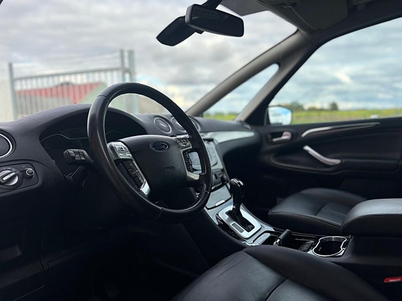 Ford S-MAX 6 of 26
