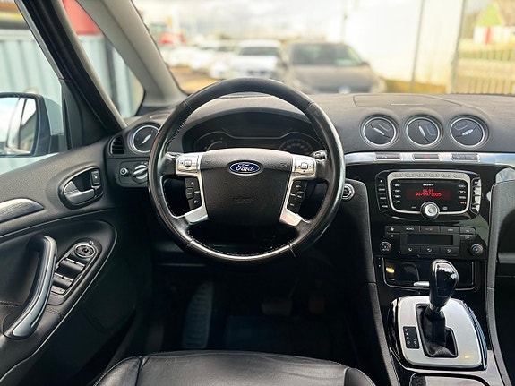Ford S-MAX 7 of 26