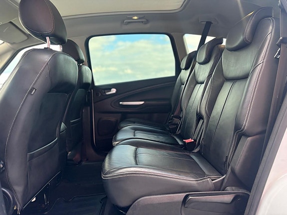 Ford S-MAX 23 of 26