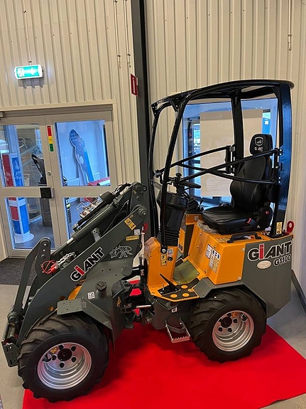 GIANT G 1100 - Demomaskin/Visningsmaskin