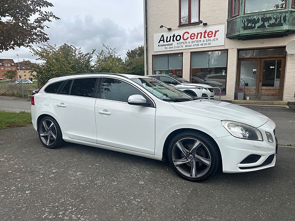 Volvo V60 2 of 5