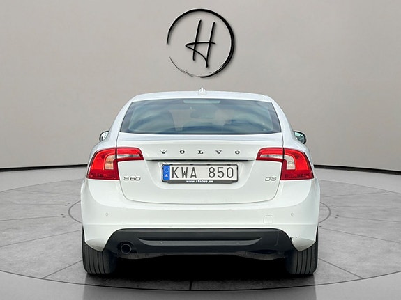 Volvo S60 4 of 5