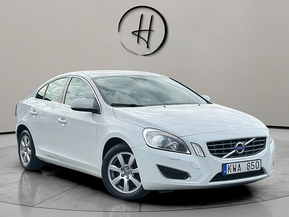 Volvo S60 2 of 5
