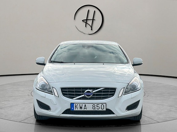 Volvo S60 3 of 5