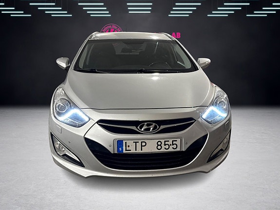 Hyundai i40 2 of 5