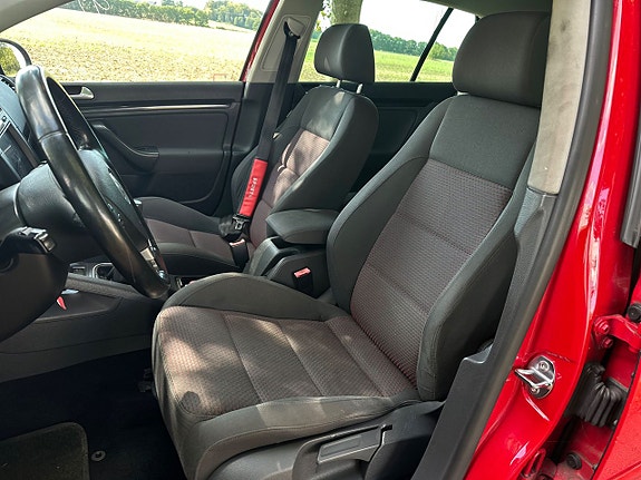 Volkswagen Golf V 9 of 16
