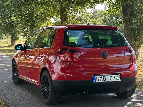 Volkswagen Golf V 5 of 16