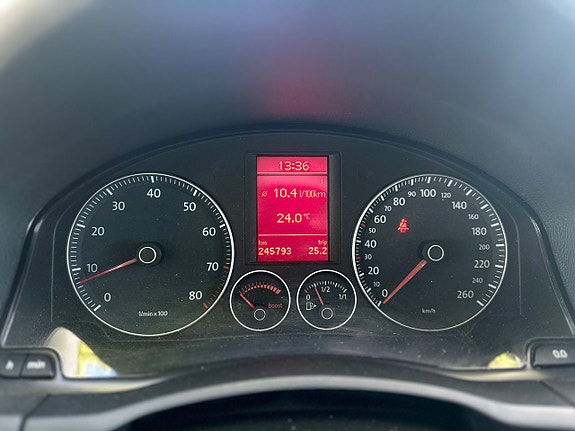 Volkswagen Golf V 16 of 16