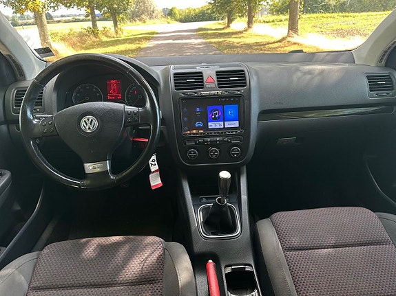 Volkswagen Golf V 10 of 16