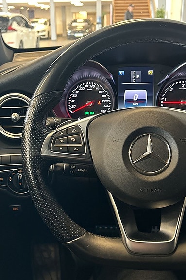 Mercedes-Benz GLC250 d 18 of 30