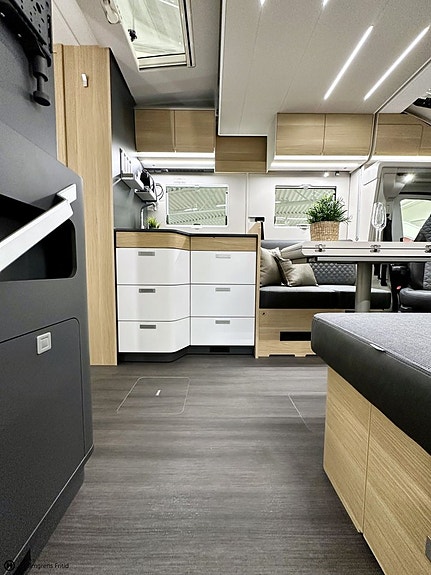 Adria Matrix Plus 670 DL | Face to Face | 7 of 19