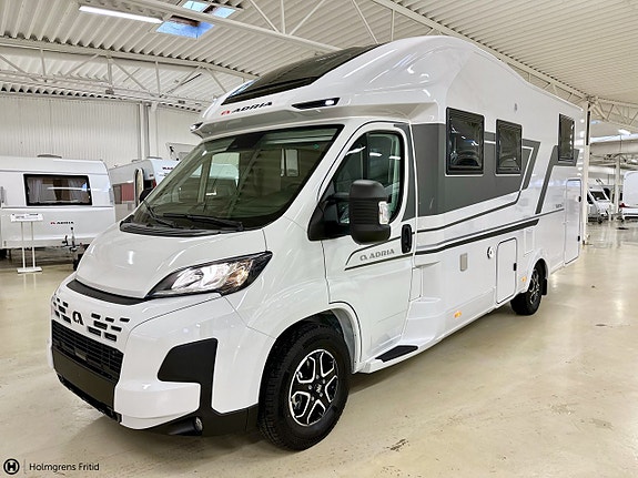 Adria Matrix Plus 670 DL | Face to Face | 5 of 19