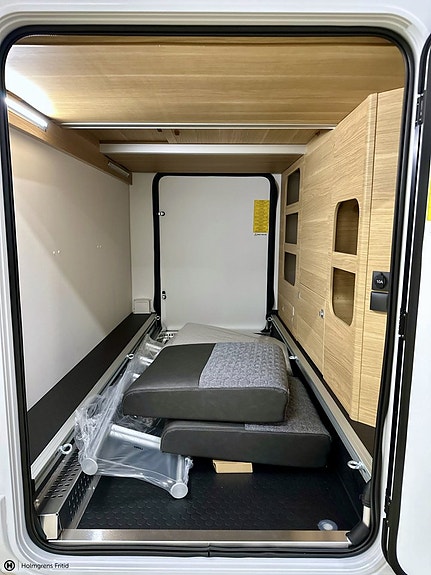 Adria Matrix Plus 670 DL | Face to Face | 19 of 19
