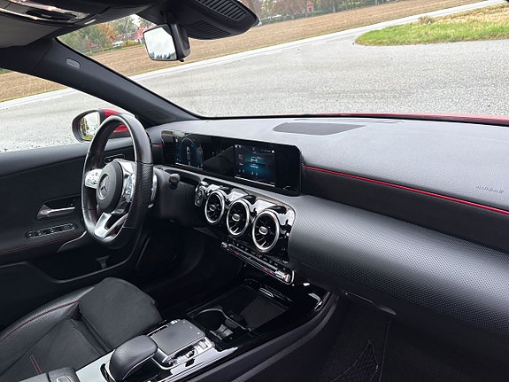 Mercedes-Benz A180 d 4 of 5