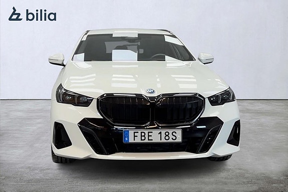 BMW 530e 13 of 16