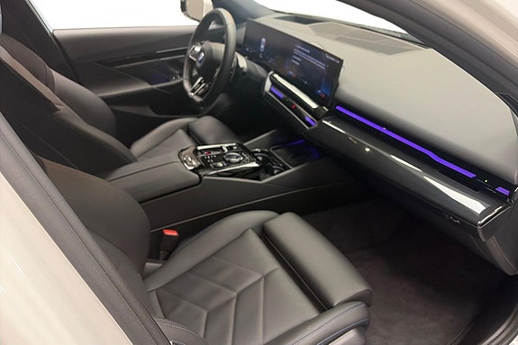 BMW 530e 10 of 16