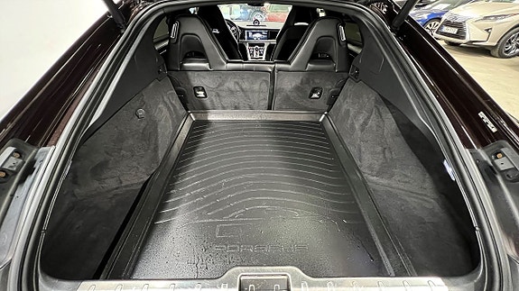Porsche Panamera 4 13 of 23