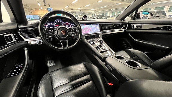 Porsche Panamera 4 9 of 23