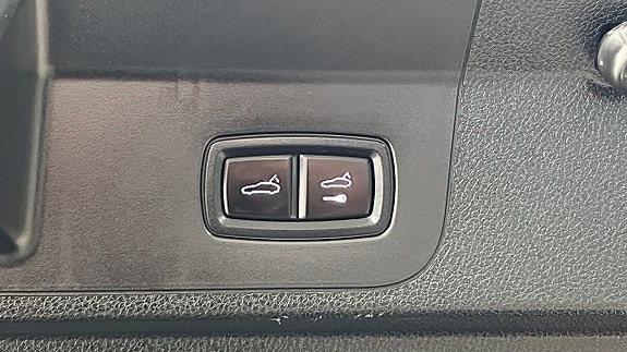 Porsche Panamera 4 17 of 23