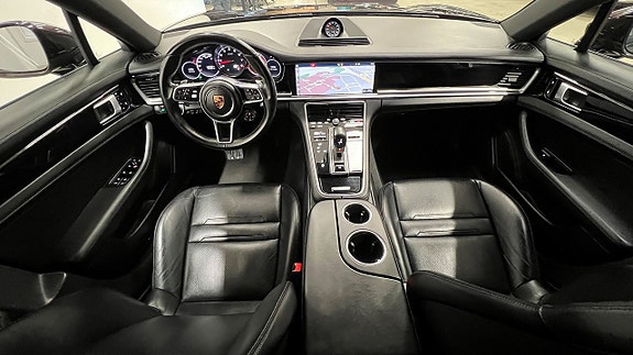 Porsche Panamera 4 7 of 23