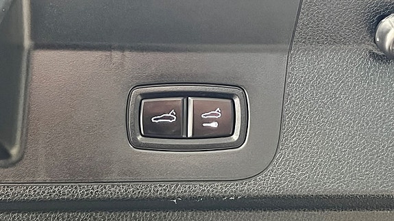Porsche Panamera 4 17 of 23