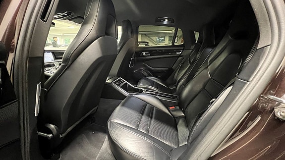 Porsche Panamera 4 12 of 23