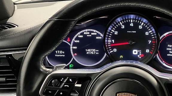 Porsche Panamera 4 23 of 23