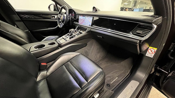 Porsche Panamera 4 16 of 23