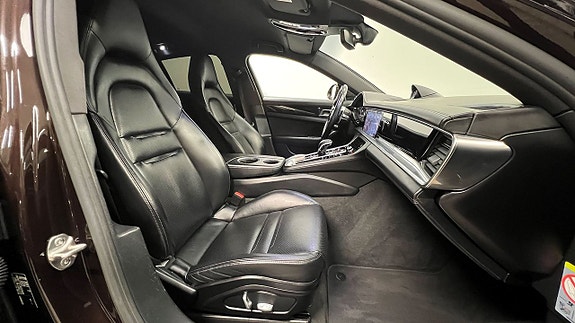 Porsche Panamera 4 15 of 23