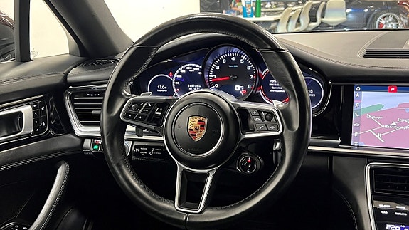 Porsche Panamera 4 8 of 23