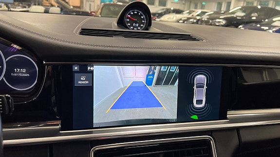 Porsche Panamera 4 18 of 23