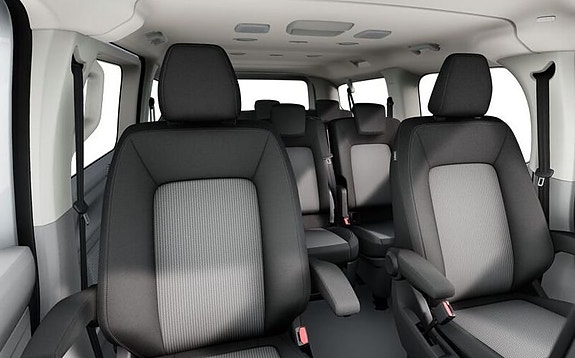 Volkswagen Caravelle 8 of 8
