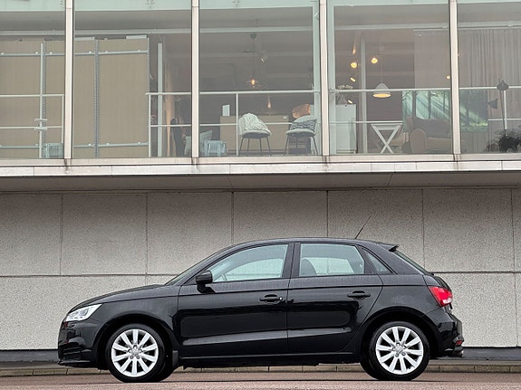 Audi A1 2 of 12
