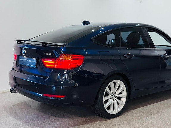 BMW 330d 17 of 18