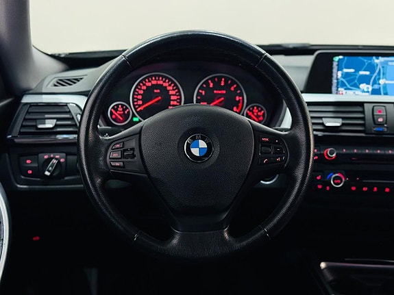 BMW 330d 15 of 18
