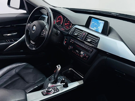 BMW 330d 5 of 5