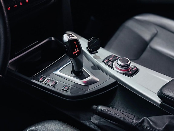 BMW 330d 11 of 18
