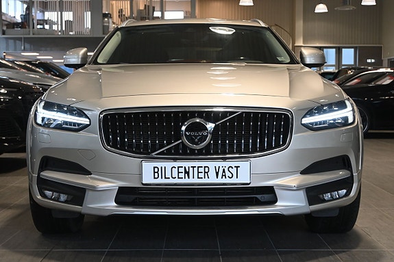 Volvo V90 Cross Country 5 of 5