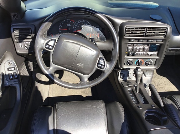 Chevrolet Camaro 18 of 23