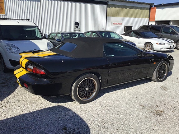 Chevrolet Camaro 10 of 23