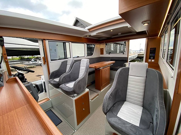 SARGO 36 Explorer -25, 2x Volvo Penta D6-380/DPI + Joystick 7 of 12