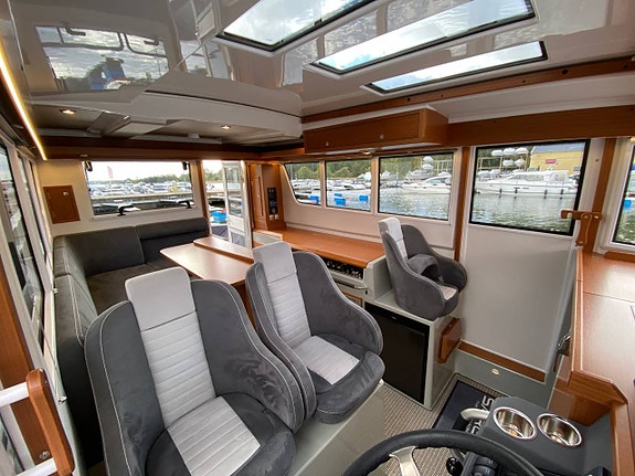 SARGO 36 Explorer -25, 2x Volvo Penta D6-380/DPI + Joystick 6 of 12
